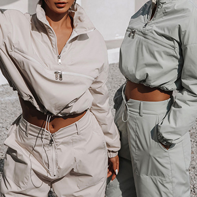 Traje feminino de pulôver de meio zip com etiquetas personalizadas e casaco de vento