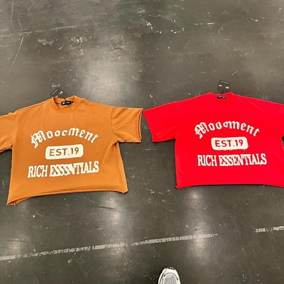 100% de algodão cortado camiseta de tamanho grande Homens em dificuldade Crop Tee Aplique bordados empatinados