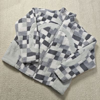 Jaqueta Sherpa com Capuz Fofo com Zíper e Fleece Quente de Patchwork Xadrez de Inverno Streetwear Personalizado de Alta Qualidade